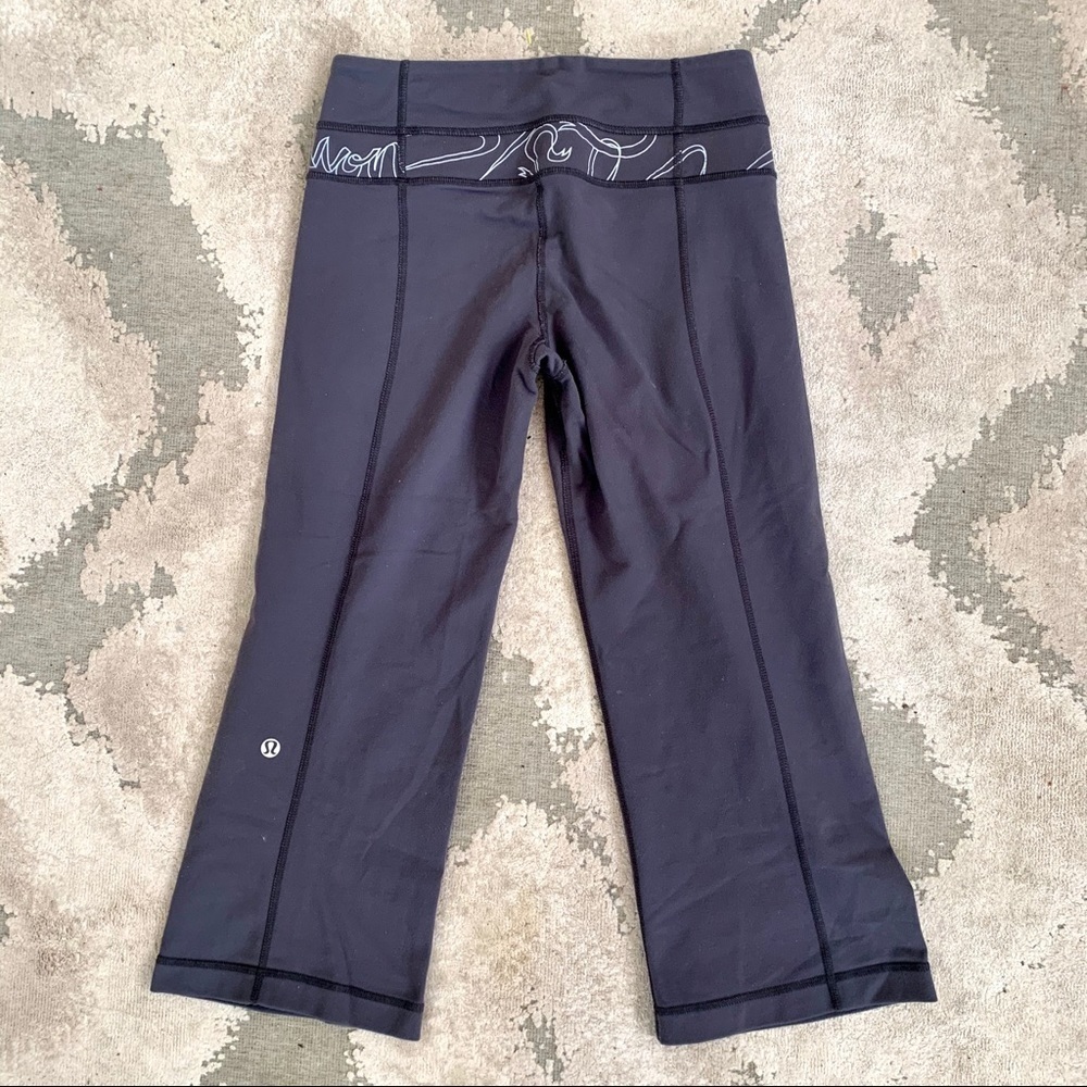 Lululemon Cropped Yoga Pants in Gray Size 2